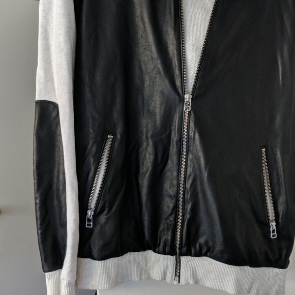 Sweatshirt - Picture 3 of 3